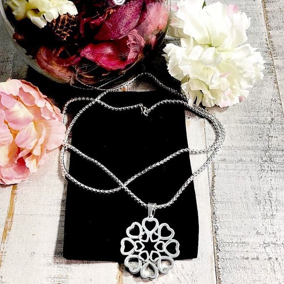 New Retro Style Silver Large Flower Pendant Fashion Necklace - Picture 2 of 10